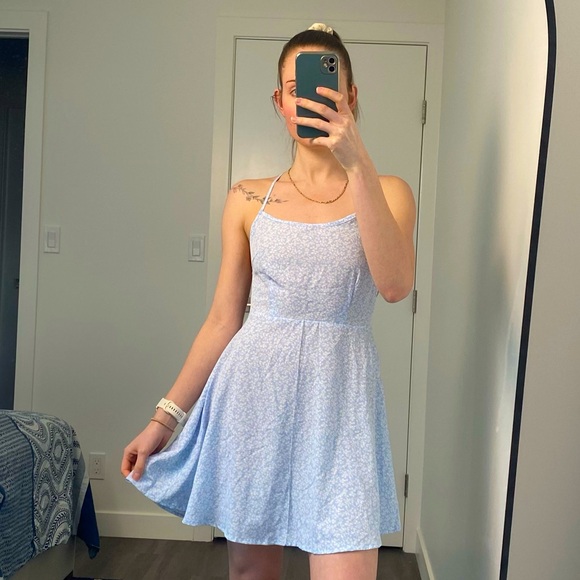 Backless blue floral sundress - adjustable - Small - SHEIN - Picture 2 of 5